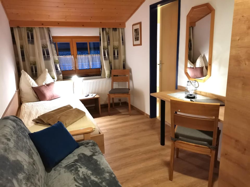 Bed, Photo of the whole room, Seating area, Bedroom