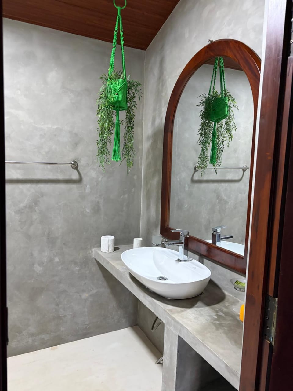 Jim's Beach Villas Hotel in Hikkaduwa