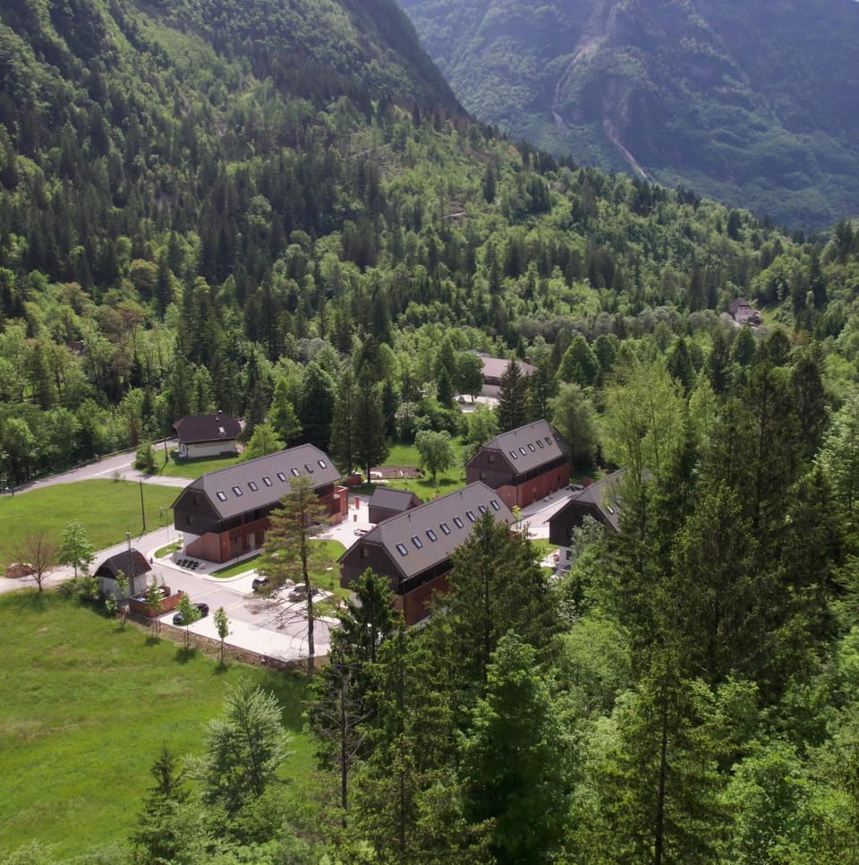 Property building, Natural landscape, Parking