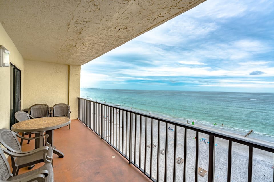 Balcony/Terrace, Seating area, Beach, Sea view