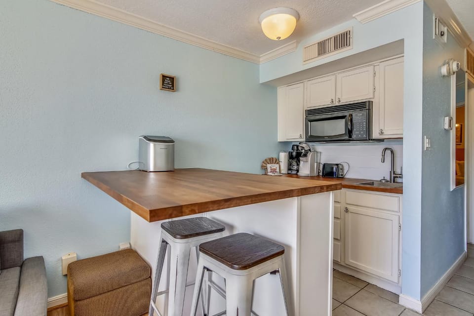 Victorian 3206-Relax by the Beach Apartment in Galveston Island