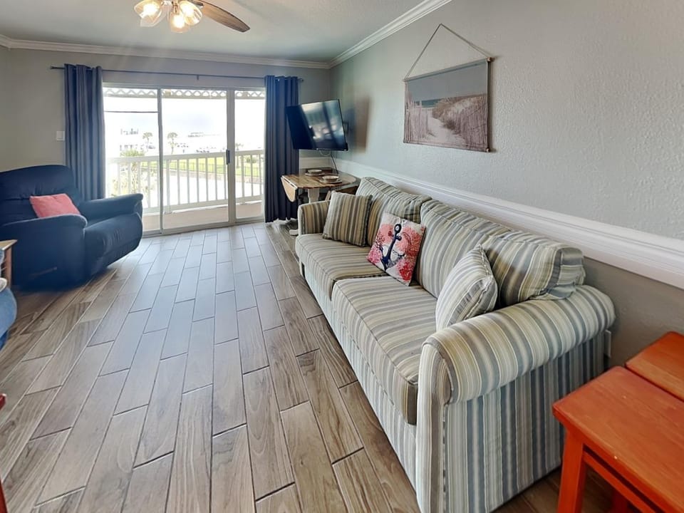 Victorian 4304-The Views Apartment in Galveston Island