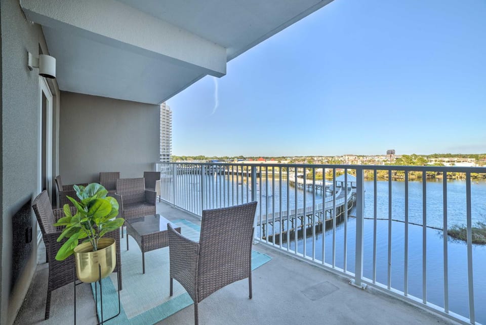Lagoon-View Balcony! Family Resort Escape in PCB House in Long Beach