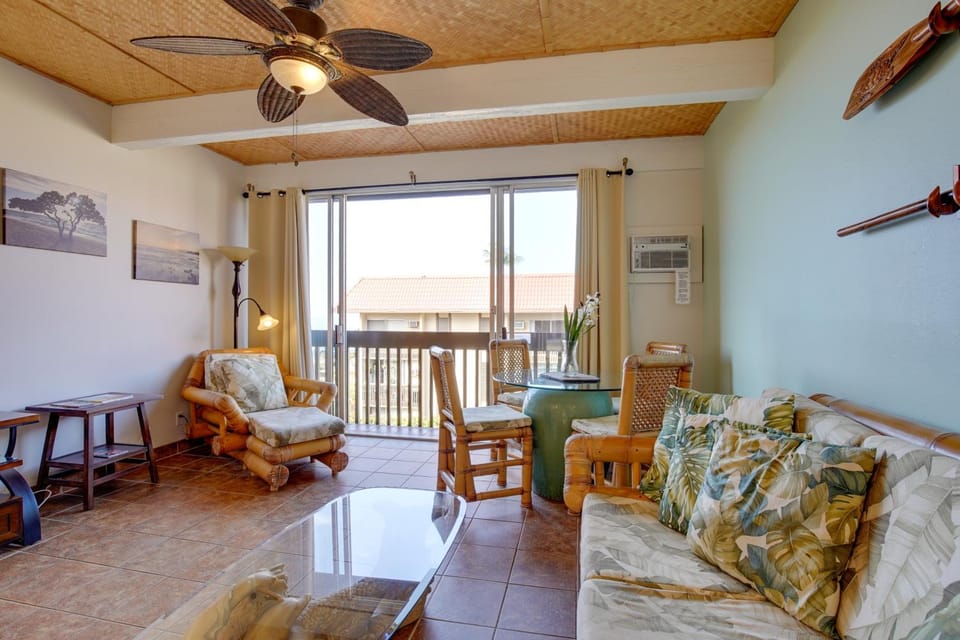 Kailua-Kona Condo Steps to Beach and Downtown! Apartment in Holualoa