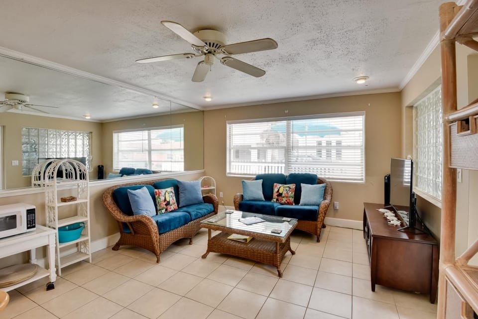 Cozy Ormond Beach Bungalow: Steps to the Sand House in Ormond By The Sea