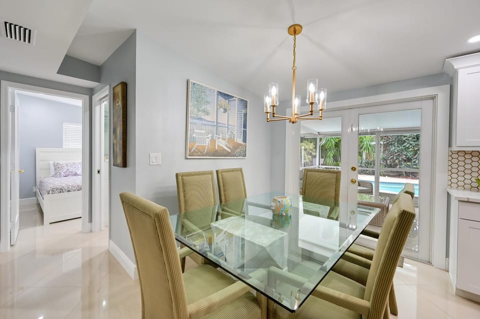 ‘Pelican Nest’, Tropical Naples Villa w/ Pool Villa in East Naples