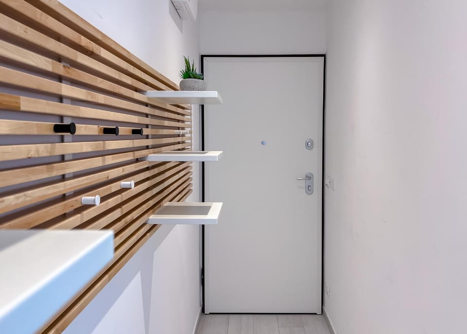 NUOVO BILOCALE IN CENTRO CON TERRAZZO E POSTO AUTO Apartment in Varazze
