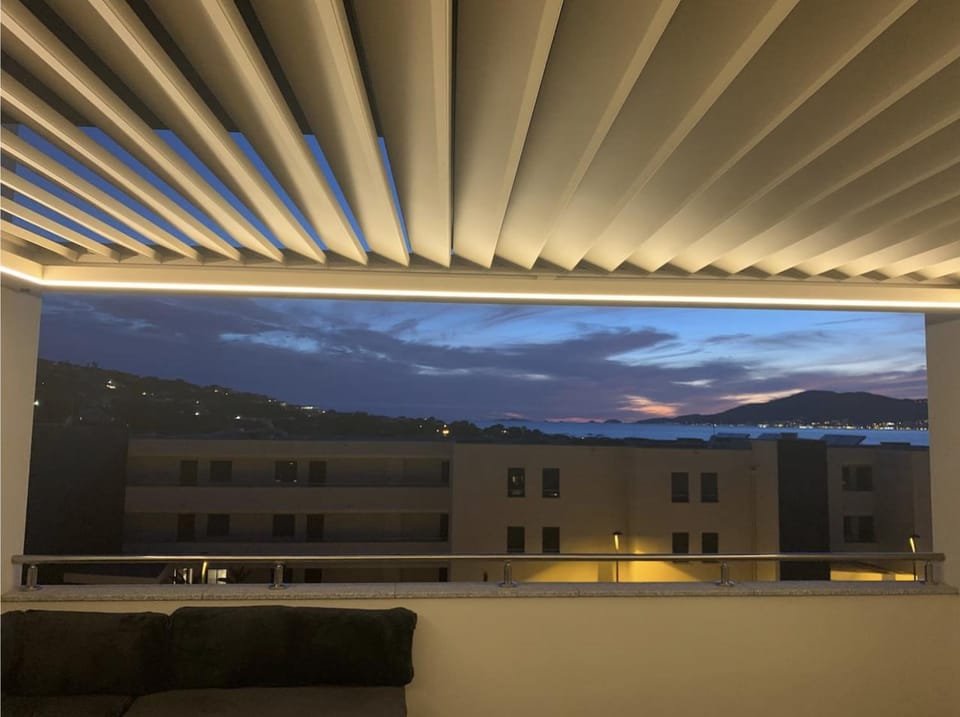 Balcony/Terrace, Mountain view, Sea view