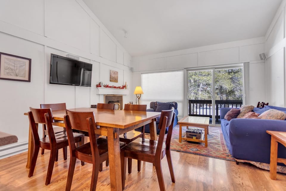 Stylish, Remodeled Condo - Creekside #14 Apartment in Bear Valley