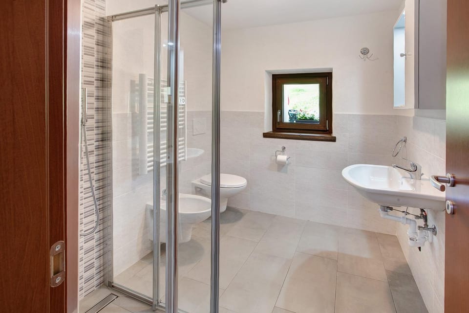 Bathroom, Living room