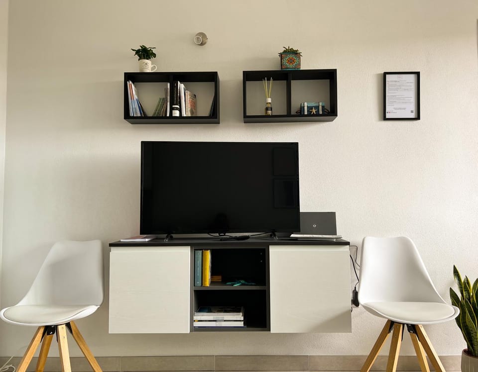 Communal lounge/ TV room, TV and multimedia, Living room