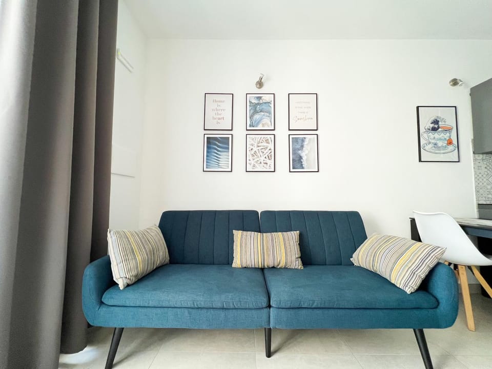 Bed, Decorative detail, Bedroom