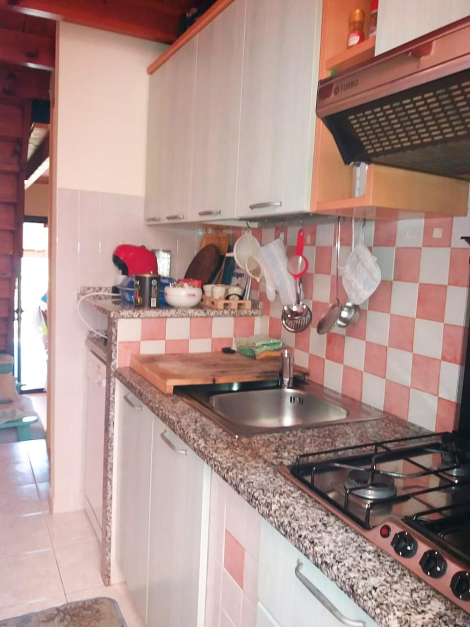 Coffee/tea facilities, Kitchen or kitchenette, dishwasher, kitchen