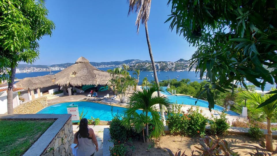 Casa Blanca Grand Apartment in Acapulco