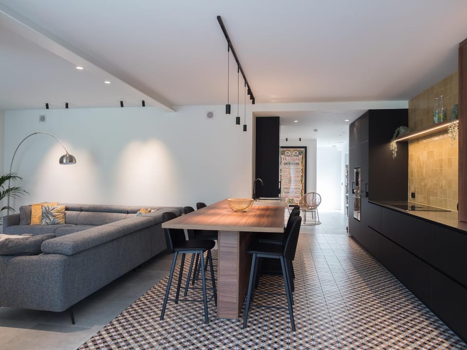 Seating area, kitchen
