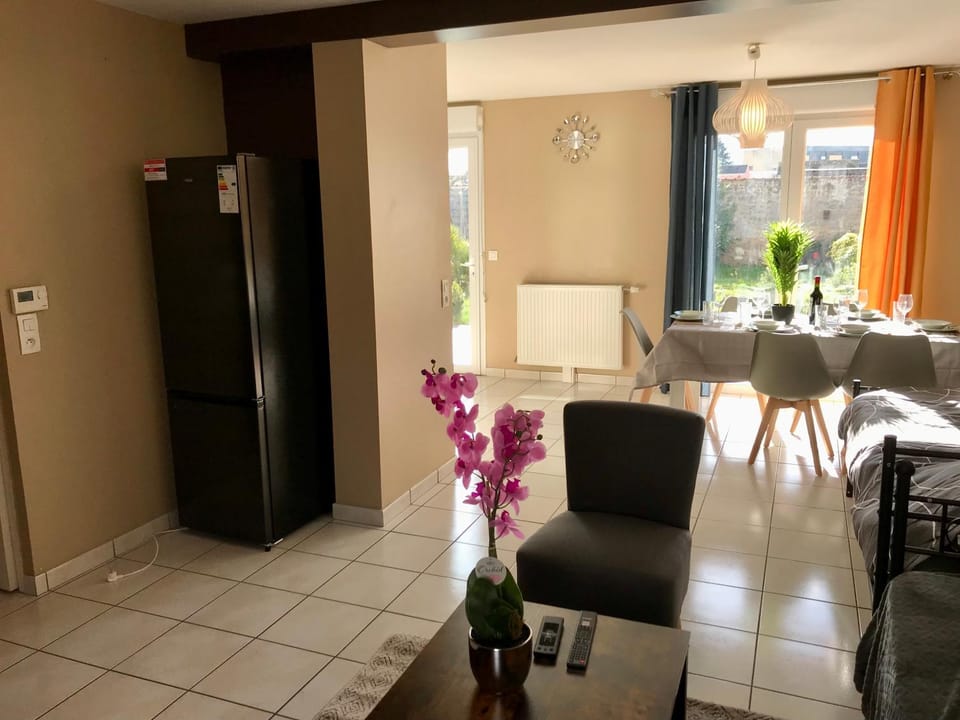 Agréable maison proche Gare avec parking gratuit House in Le Mans