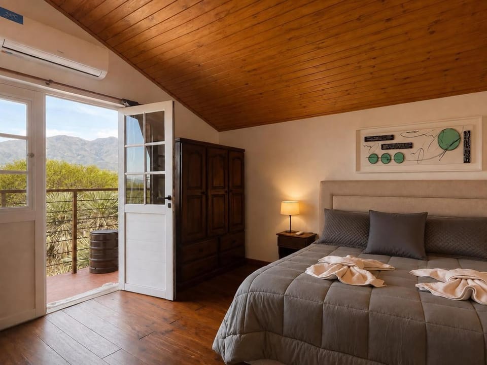 Bed, Photo of the whole room, Bedroom, Mountain view