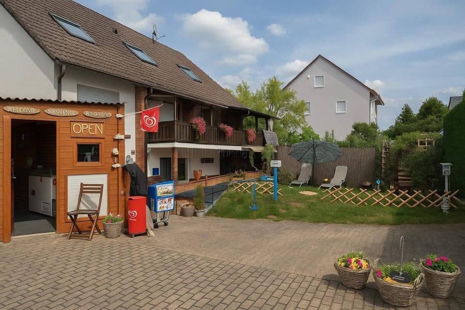 Property building, Garden, Garden, Garden view, Garden view