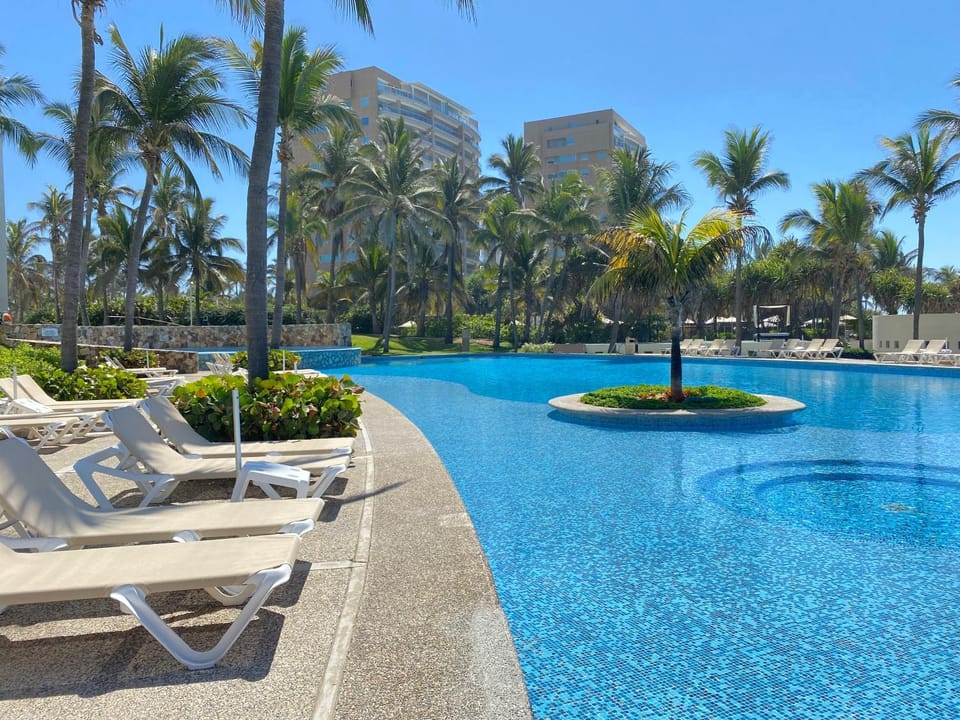 Swimming pool, Swimming pool