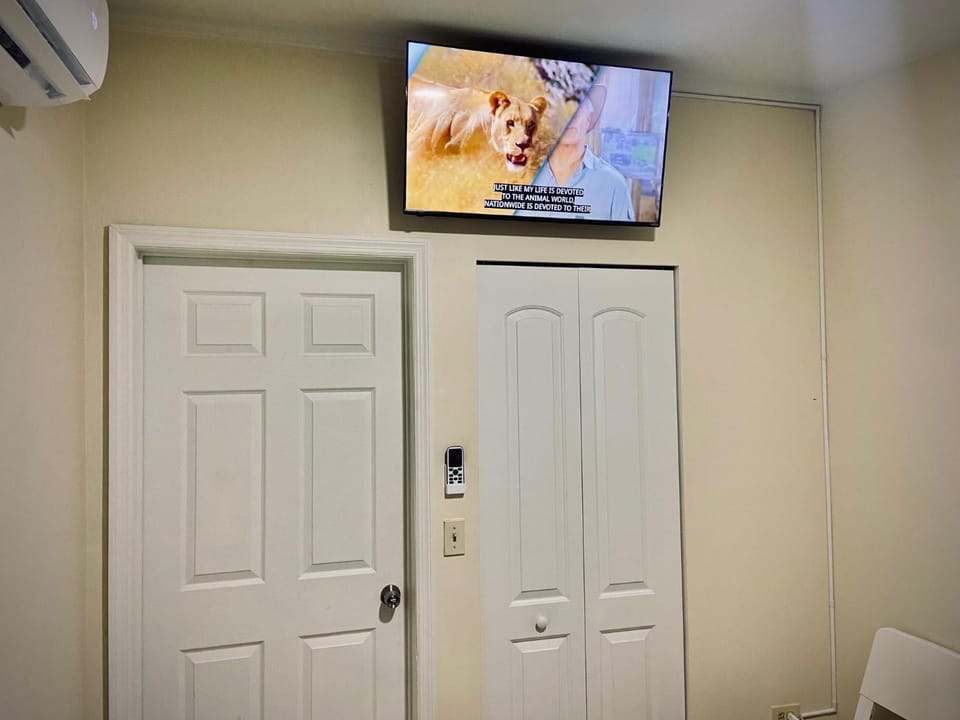 Private Room near Miami Airport - Free parking - 01 Vacation rental in Miami
