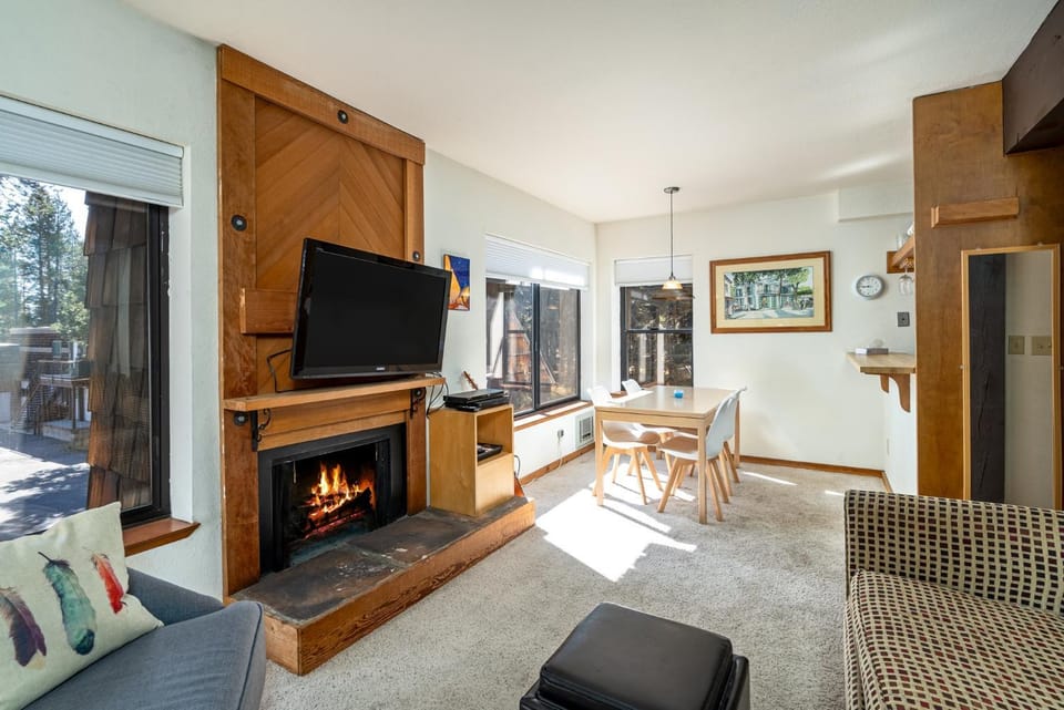 Sunny End Unit Condo! - Tamarack #20 House in Bear Valley