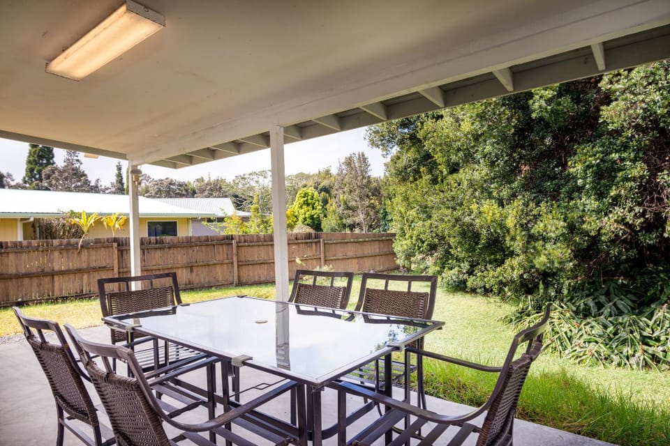 Pukeawe Hale House in Volcano