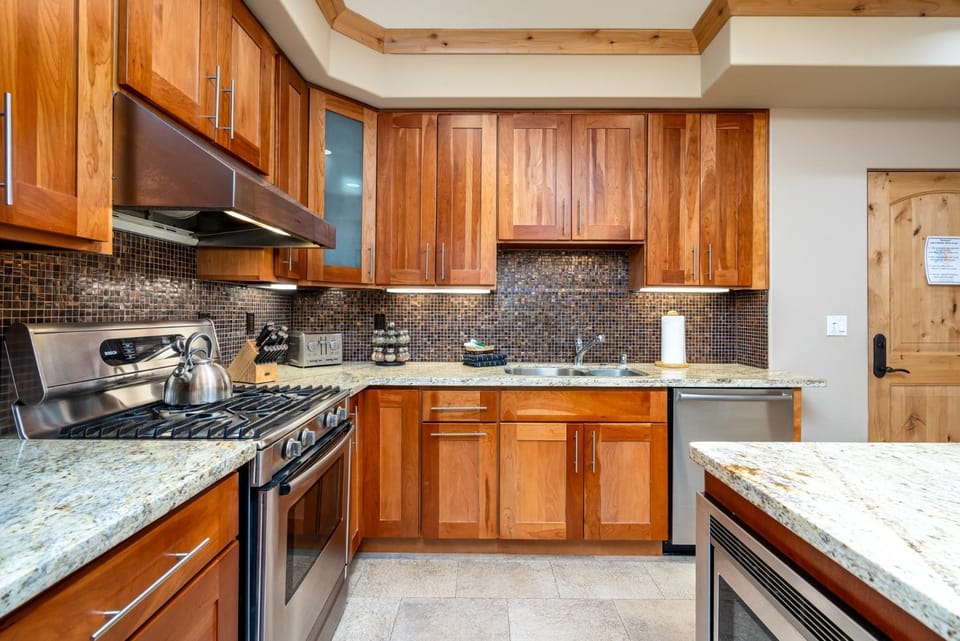 Luxurious Modern Condo! - SM #207 Apartment in Bear Valley
