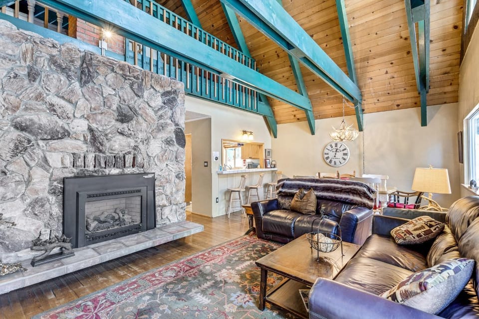 Multi-Family Cabin in Great Location #183 Cabin in Bear Valley