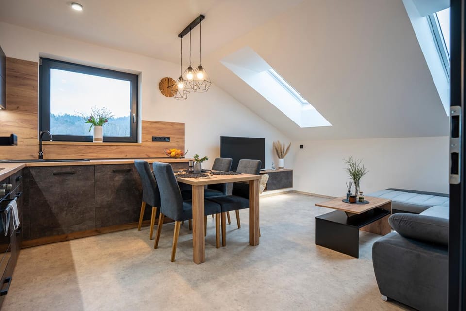 TV and multimedia, Kitchen or kitchenette, Living room, Seating area, Dining area, hair dresser