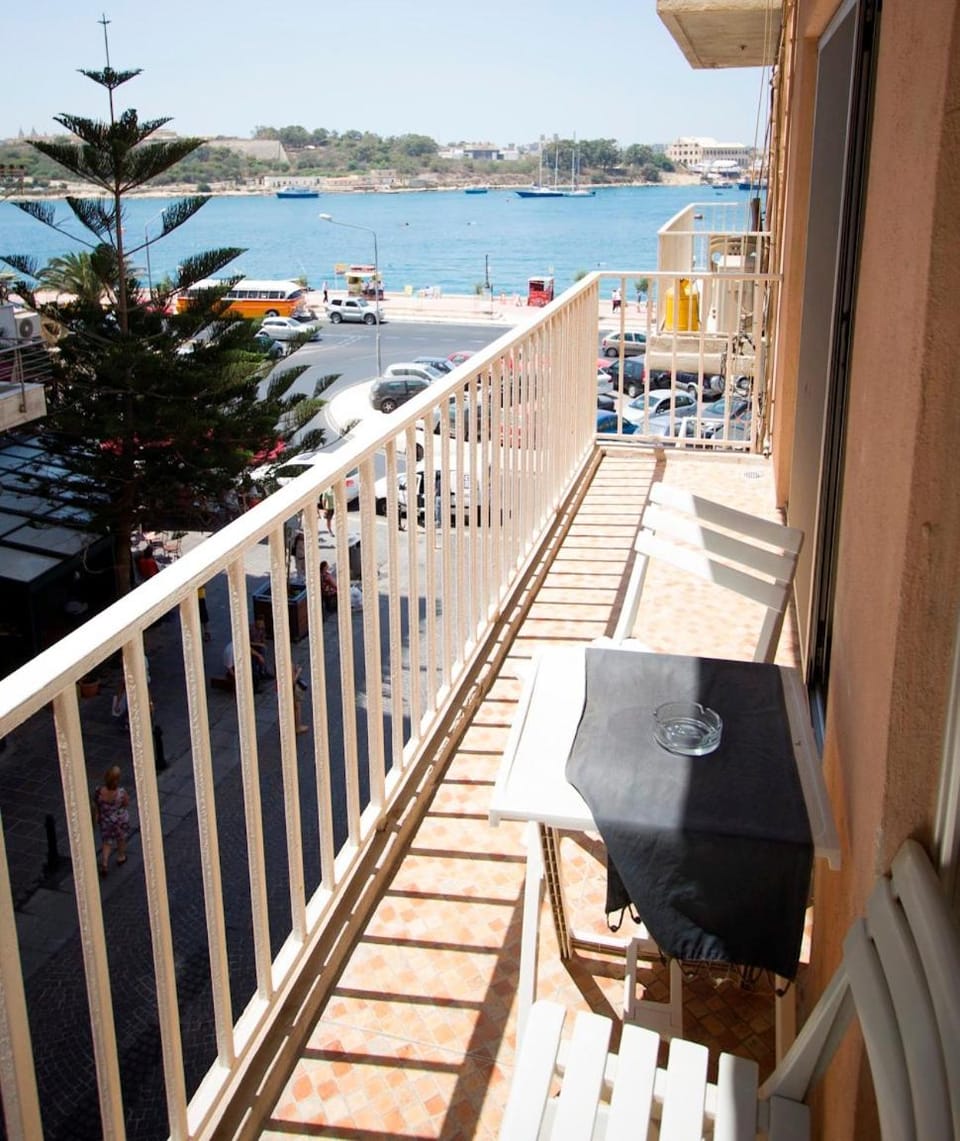 View (from property/room), View (from property/room), Balcony/Terrace, City view, City view, Sea view, Sea view