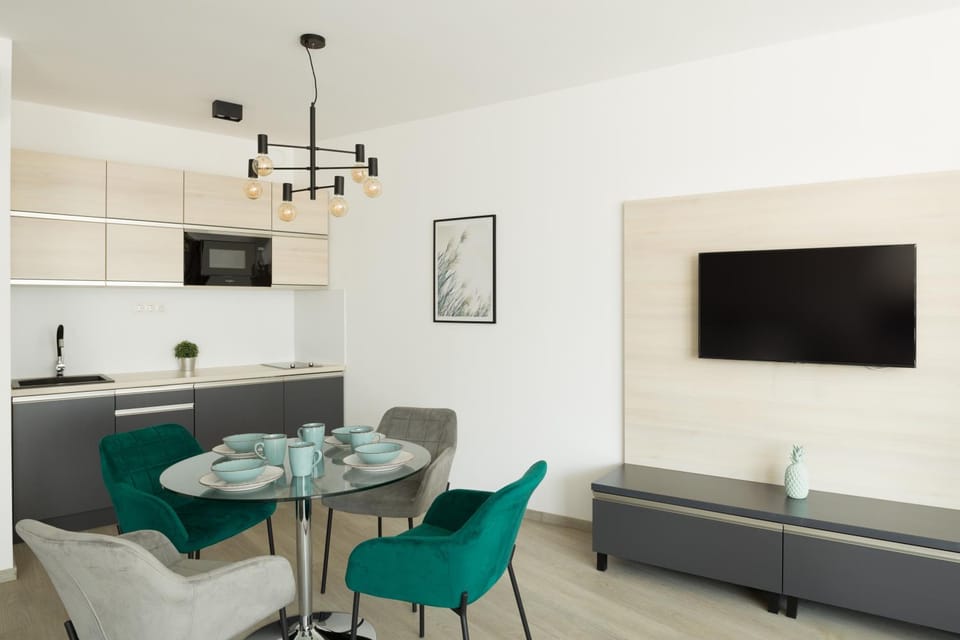 Communal lounge/ TV room, Living room, Dining area