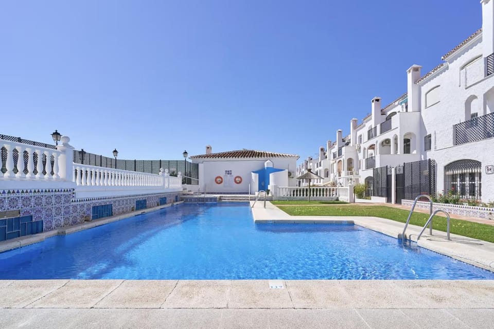 Pool view, Swimming pool