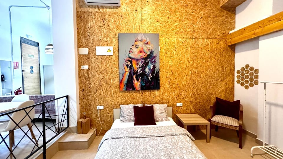Photo of the whole room, Decorative detail, Dining area, Bedroom, air conditioner