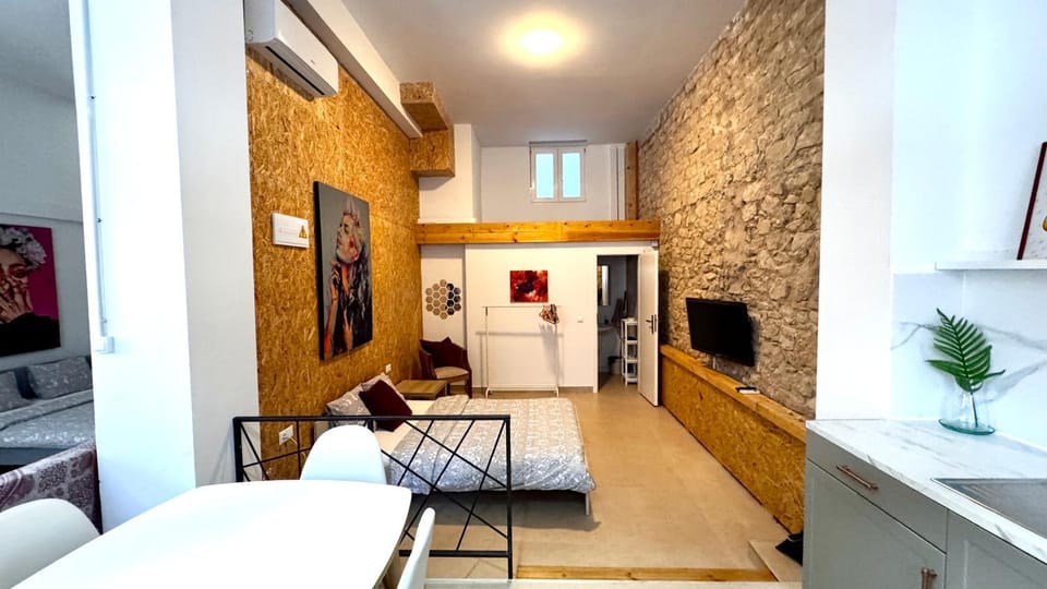 TV and multimedia, Kitchen or kitchenette, Seating area, Dining area