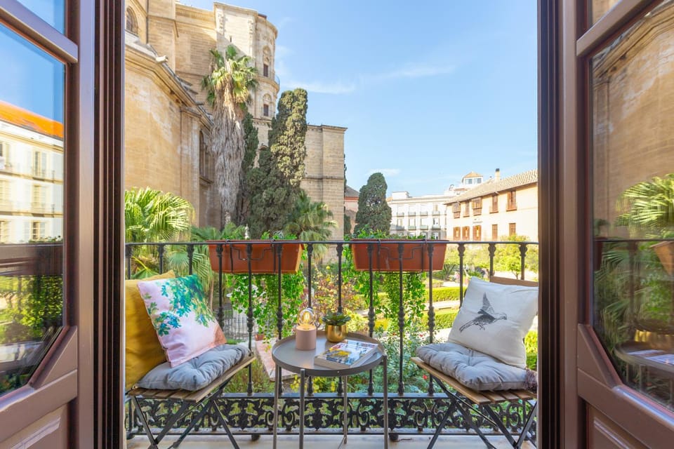 Balcony/Terrace, City view, City view, Garden view, Garden view, Landmark view, Landmark view, Street view, Street view
