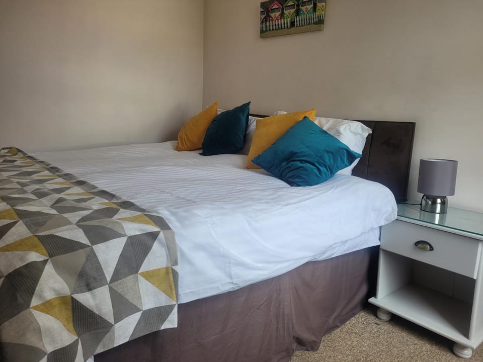 Lovely 2 bedroom duplex apartment, Maidstone sleeps 5 Apartment in Maidstone