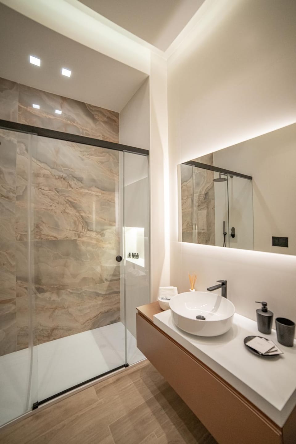 Shower, Bathroom, towels