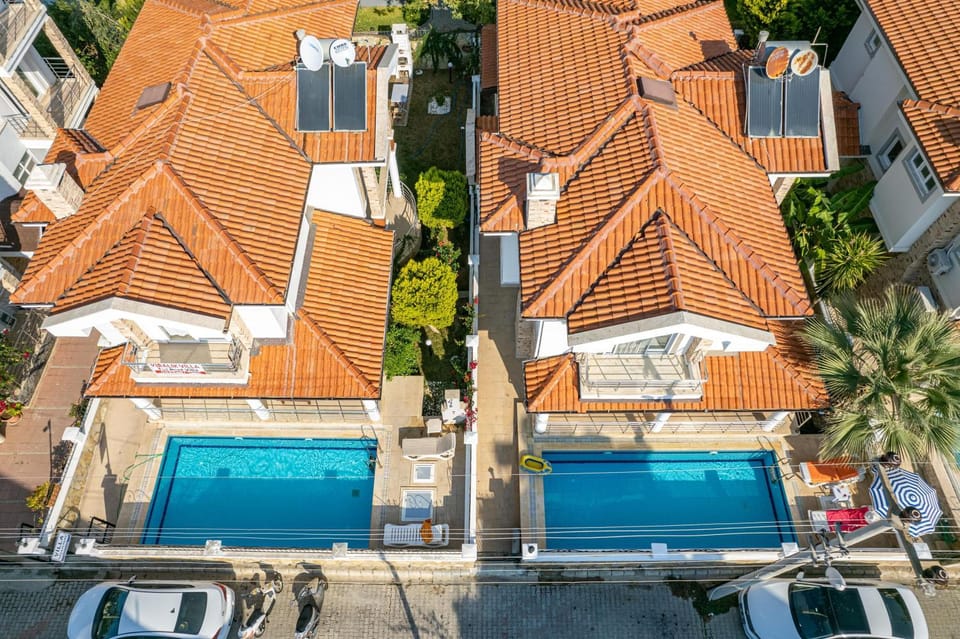 Bird's eye view, Pool view
