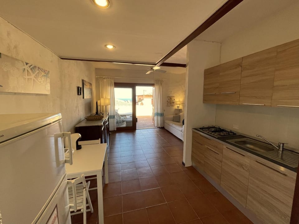 Kitchen or kitchenette, Living room, Seating area
