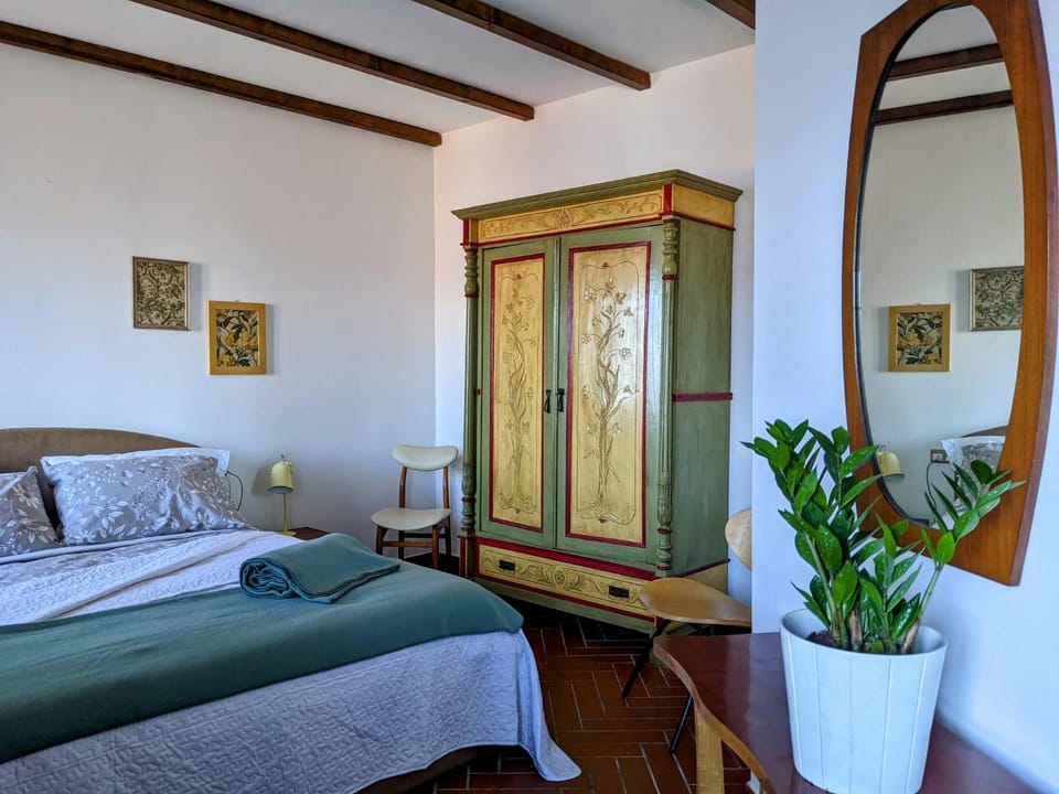 Property building, Bed, Photo of the whole room, Bedroom