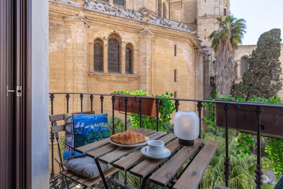 Nearby landmark, View (from property/room), View (from property/room), Balcony/Terrace, City view, City view, Garden view, Garden view, Landmark view, Landmark view, Street view, Street view