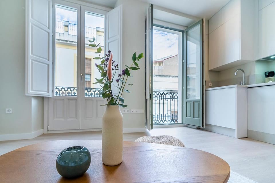 Córdoba Home Center Suites - Free parking for VW Golf or similar Apartment in Cordoba