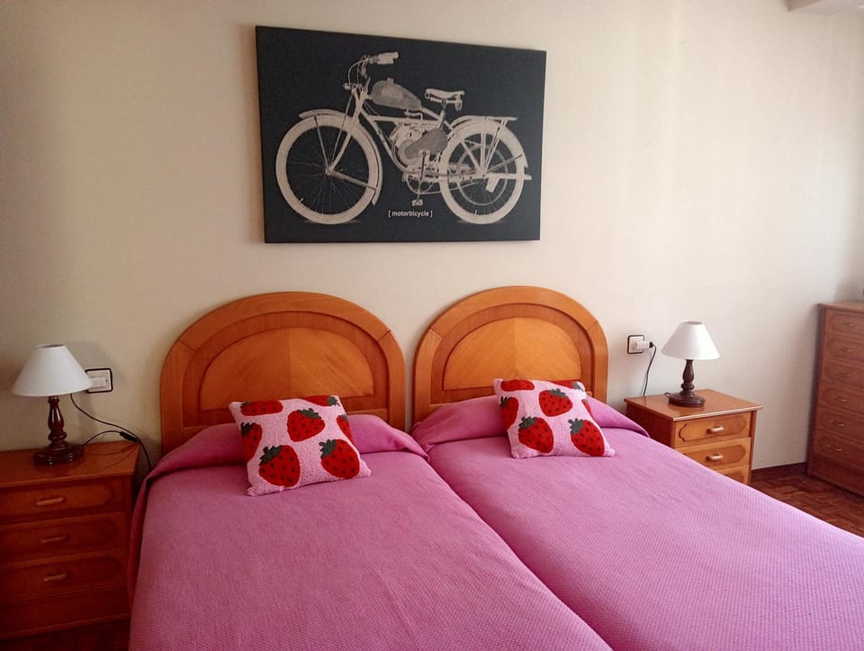 Bed, Photo of the whole room