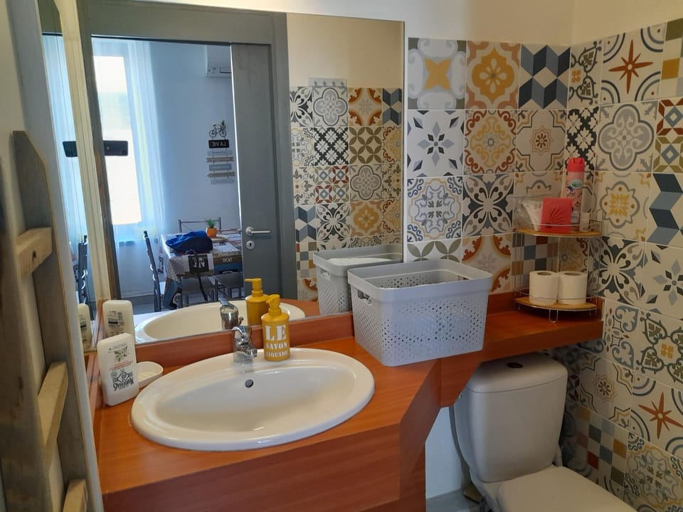 Studio mirabeau les halles 15m2 climatisation Apartment in Narbonne