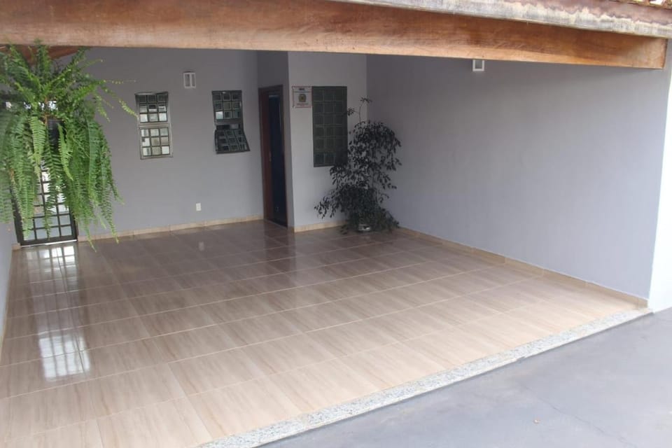 Casa Vidotto House in Olímpia
