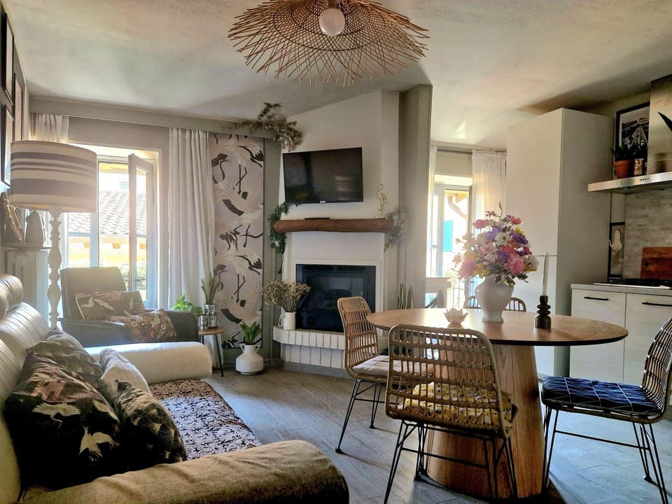 TV and multimedia, Kitchen or kitchenette