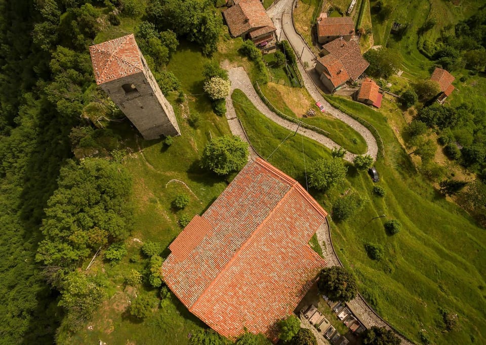 Neighbourhood, Bird's eye view