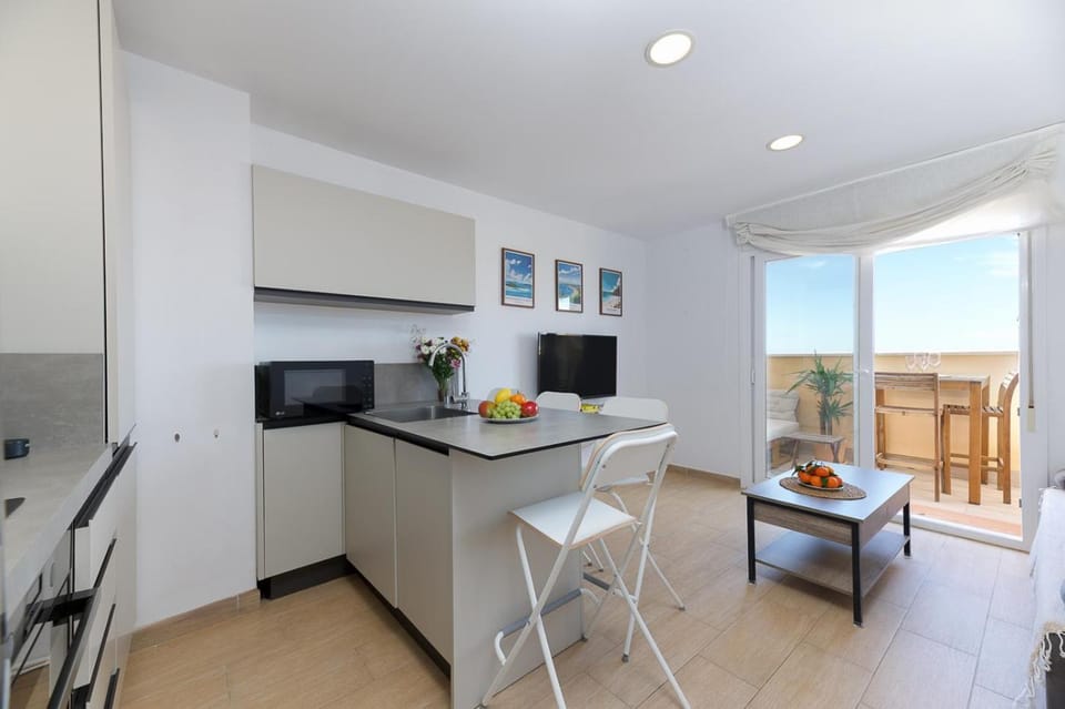 La Marina Penthouse by Tarifa Rent - wifi, AC, parking Apartment in Costa de la Luz
