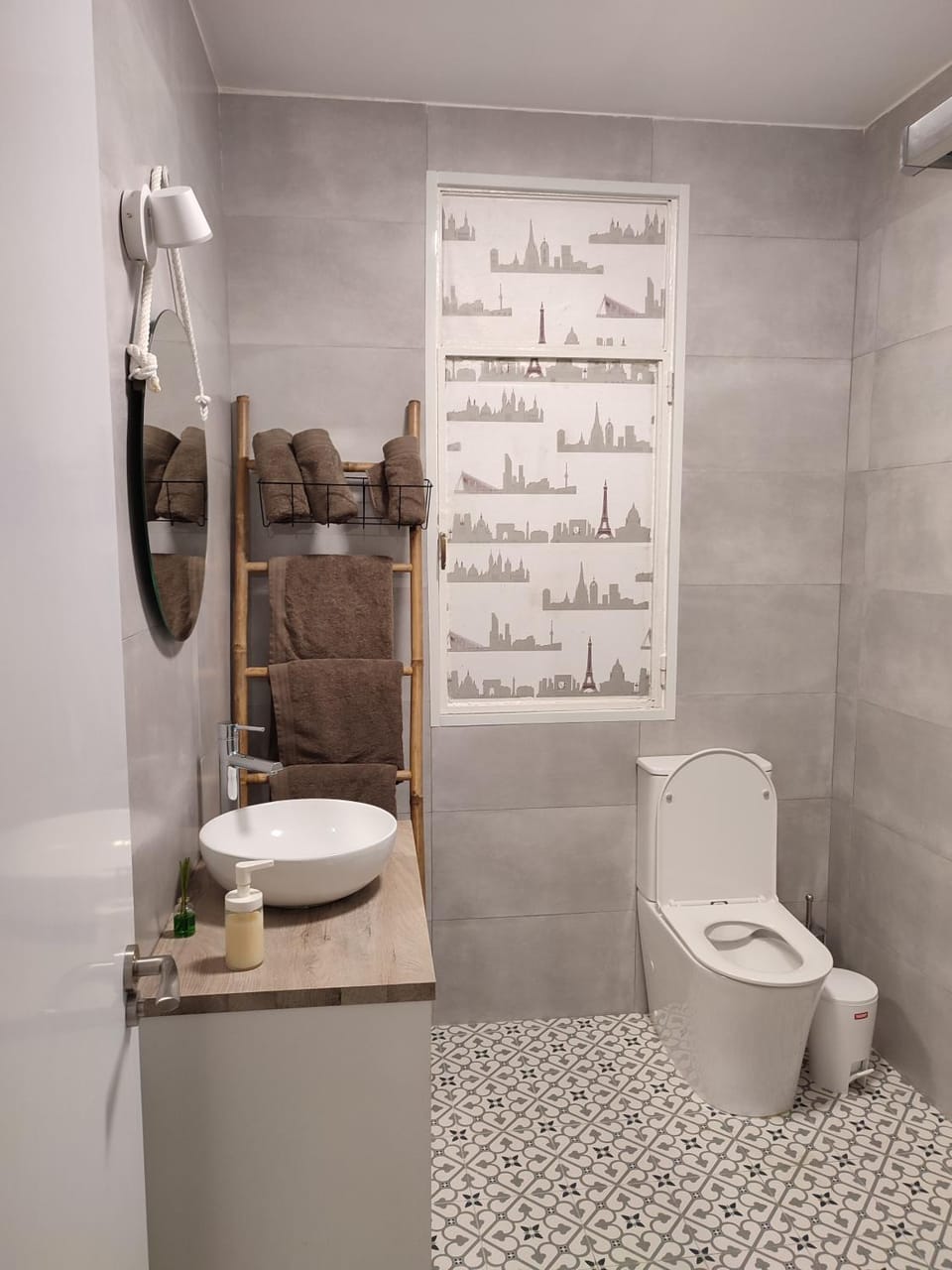APARTAMENTO RECIEN REFORMADO EN EL CENTRO DE VILAGARCÍA DE AROUSA. Apartment in O Salnés