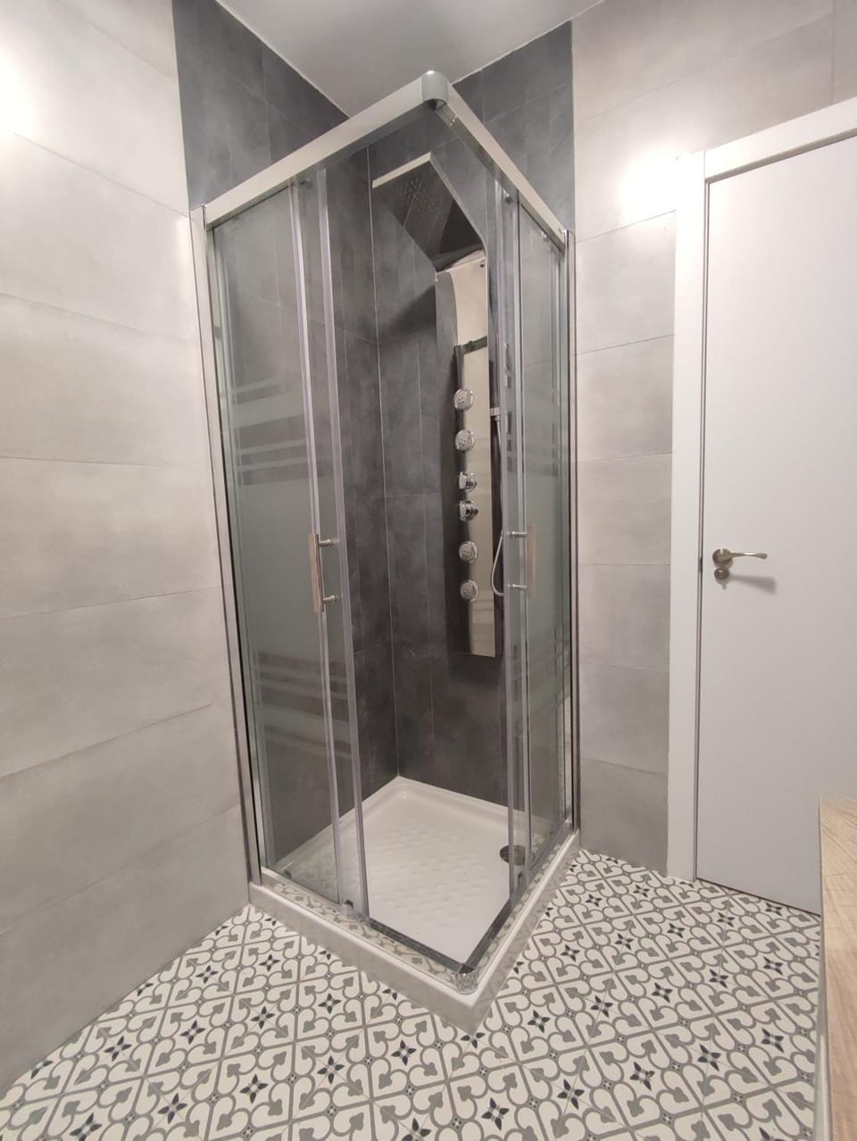 APARTAMENTO RECIEN REFORMADO EN EL CENTRO DE VILAGARCÍA DE AROUSA. Apartment in O Salnés